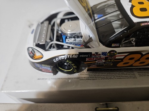Dale Jarrett #88 UPS 1:24 die cast 2005 Mothers Day UPS 1 0f 168 bank ACTION - Picture 11 of 14
