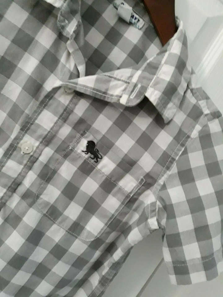 Old Navy plaid S/P 7/8 short  sleeve  Button Down shirt   - Image 2 of 4