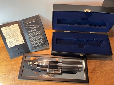 Star Wars Darth Vader Lightsaber von Master Replicas