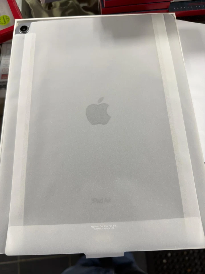 Apple iPad Air M2 13" inch 128GB  - WIFI  - Space Gray - Image 2 of 4