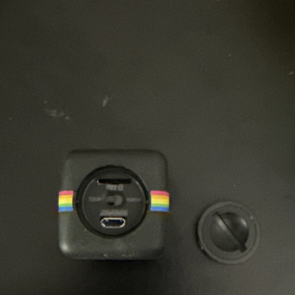 Cámara de acción Polaroid Cube HD piezas no probadas sin cargador Foto 2 de 3