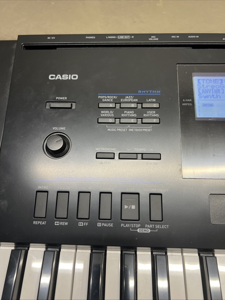 Casio WK-6600 76-Key Workstation Keyboard with Sequencer and Mixer