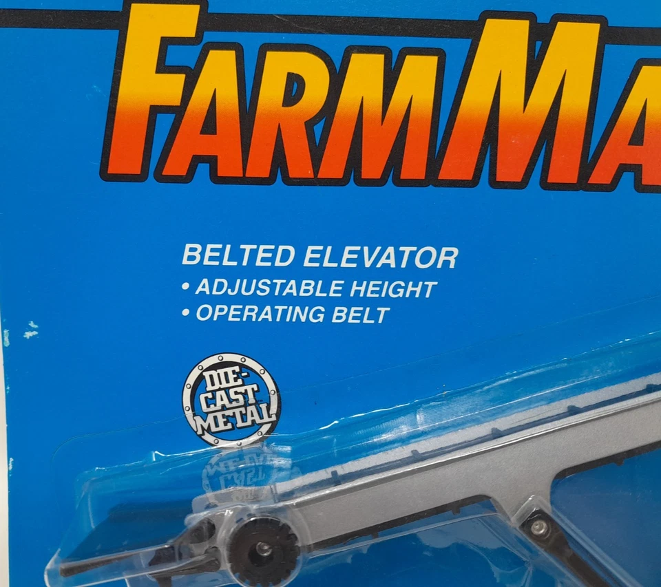 ERTL FARM MACHINES ADJUSTABLE HEIGHT BELTED ELEVATOR w/12 MINI BALES *READ DESC - Image 3 of 4