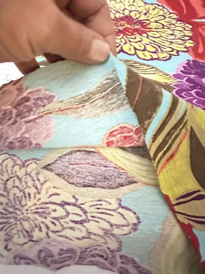 Tela tejida elástica con estampado floral tropical brillante grande de colección 1 7/8 yardas Foto 4 de 4