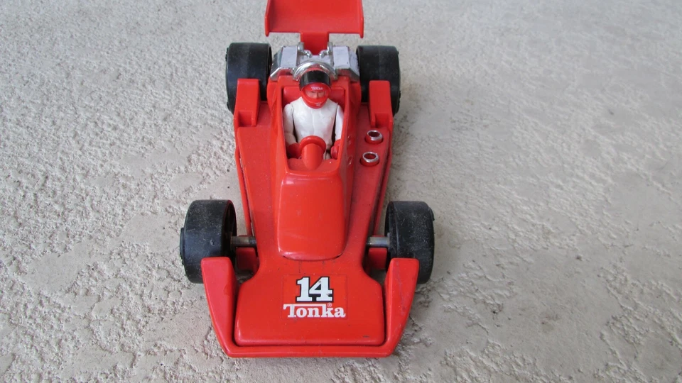 Vintage 1977 TONKA toy AJ FOYT  #14 winner Indy 500 4 time winner Foyt figure 9" - Image 2 of 4