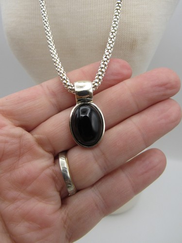 Vintage Signed Roman Silver Tone Necklace Round chain Black Pendant 18" - Picture 3 of 5