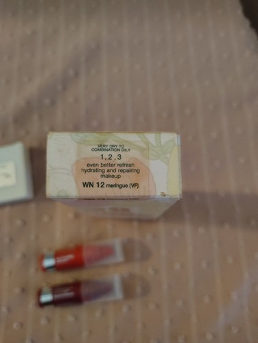 Clinique bundle eyeshadow foundation and two mini chubbies Lot - Picture 9 of 12