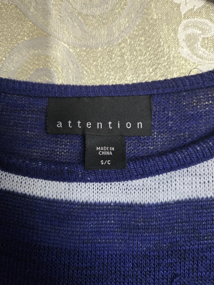 Suéter para mujer Attention Brand azul marino y blanco a rayas talla-pequeño  Foto 2 de 4