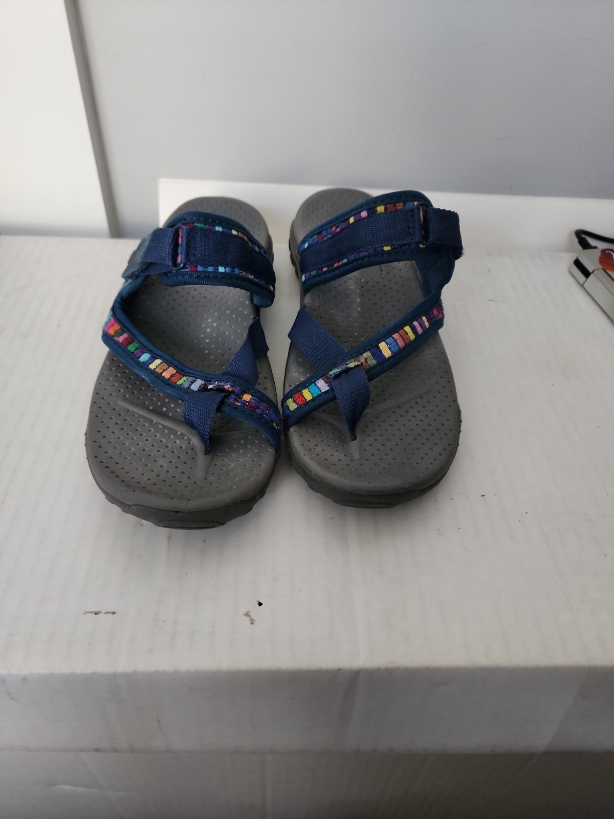Skechers Womens Outdoor Lifestyle Toe Loop Sandals Blue And Multi Size 7 US