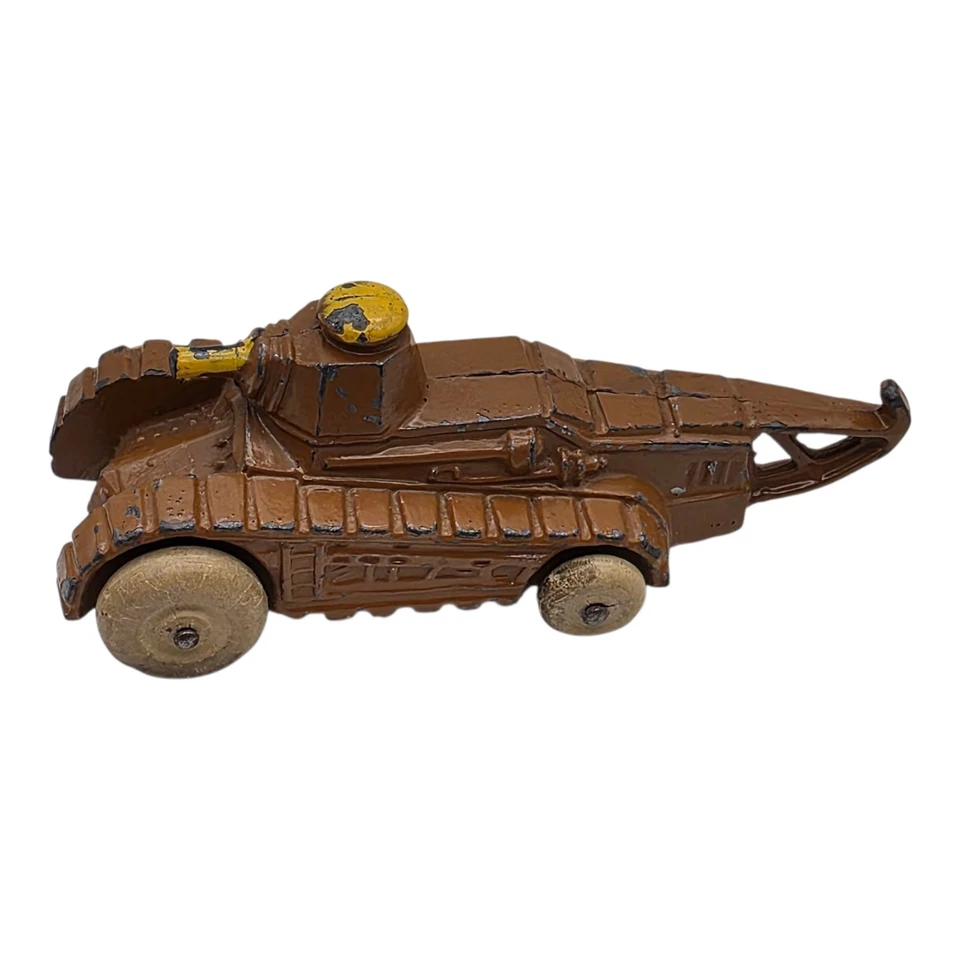 Vtg Barclay 1937 Slush Mold Metal Renault Military Tank White Rubber Tires Nice - Image 2 of 4