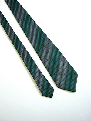Cravate Dolce&Gabbana Prima Linea 100% Soie - Vert Militaire Rayé - Occasion