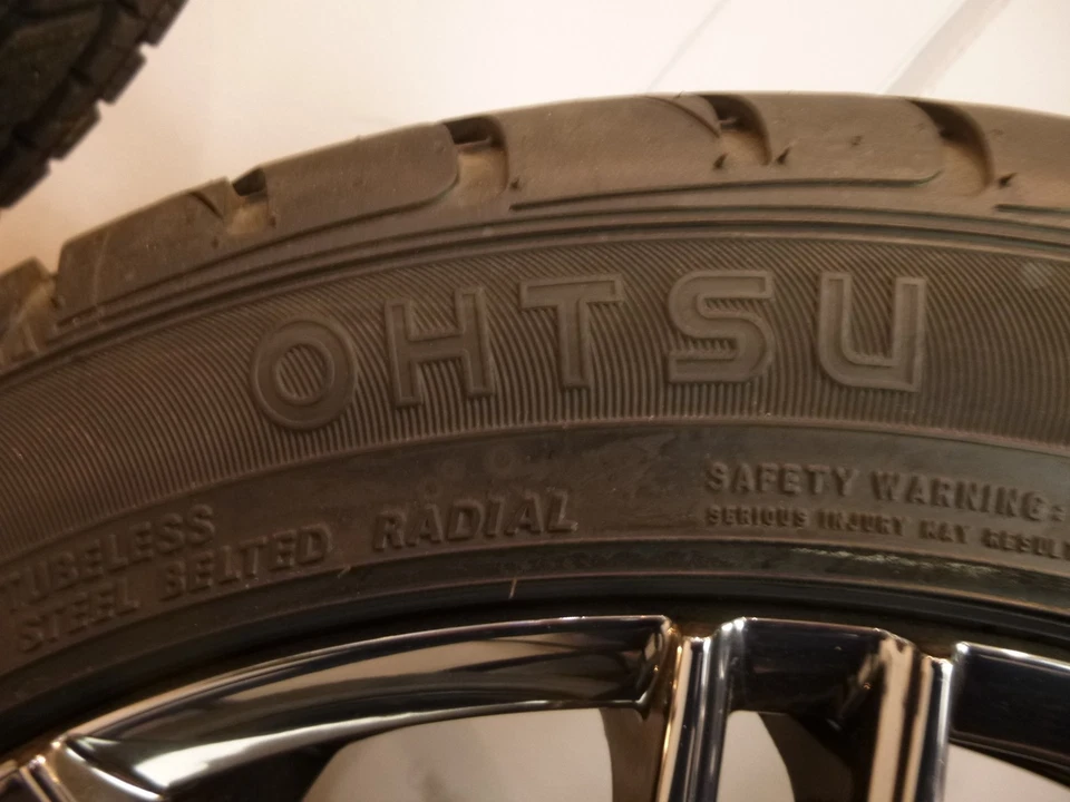 Kit de ruedas y neumáticos Helo HE880 para Chevrolet Malibu 2017 Foto 4 de 4