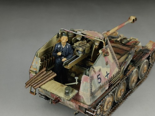 1/35 Built WWII German Marder III Ausf.M Tank Destroyer w/1 Figure Model - Picture 5 of 9