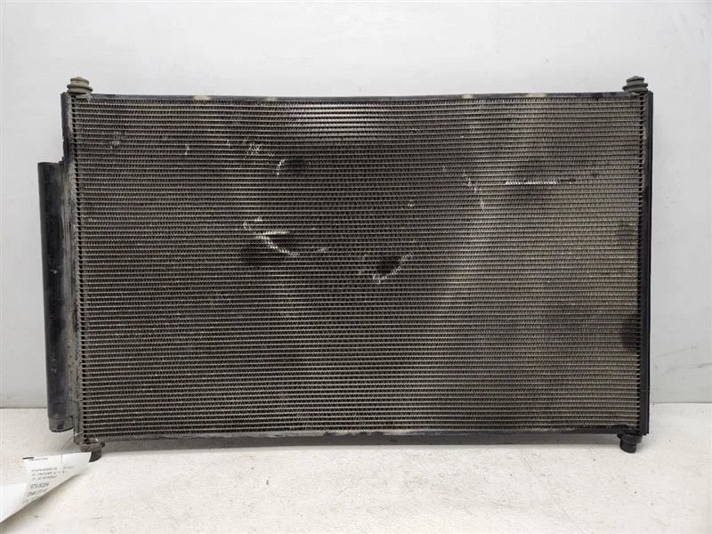 Condensador de aire acondicionado Honda Pilot 2009-2015 OEM 80110SZAA01 Foto 2 de 4