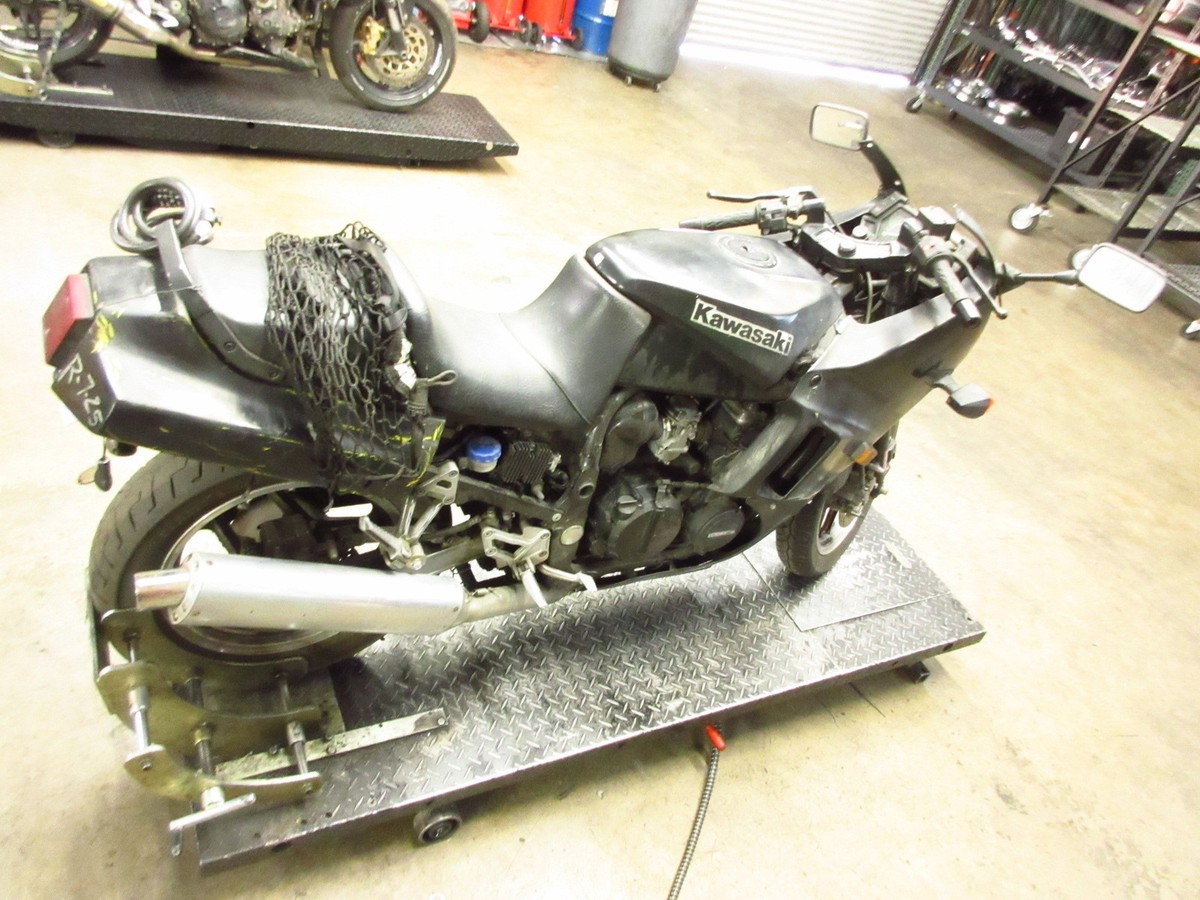 もも 1990 90-93 KAWASAKI ZX6 ZX600C 600 BRACKETS MOUNTS MOUNTING