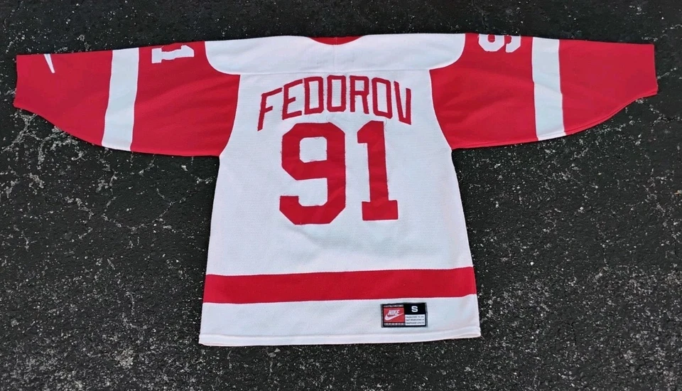 Vintage 90's Nike Detroit Red Wings Sergei Fedorov #91 NHL Hockey Jersey - Image 2 of 4