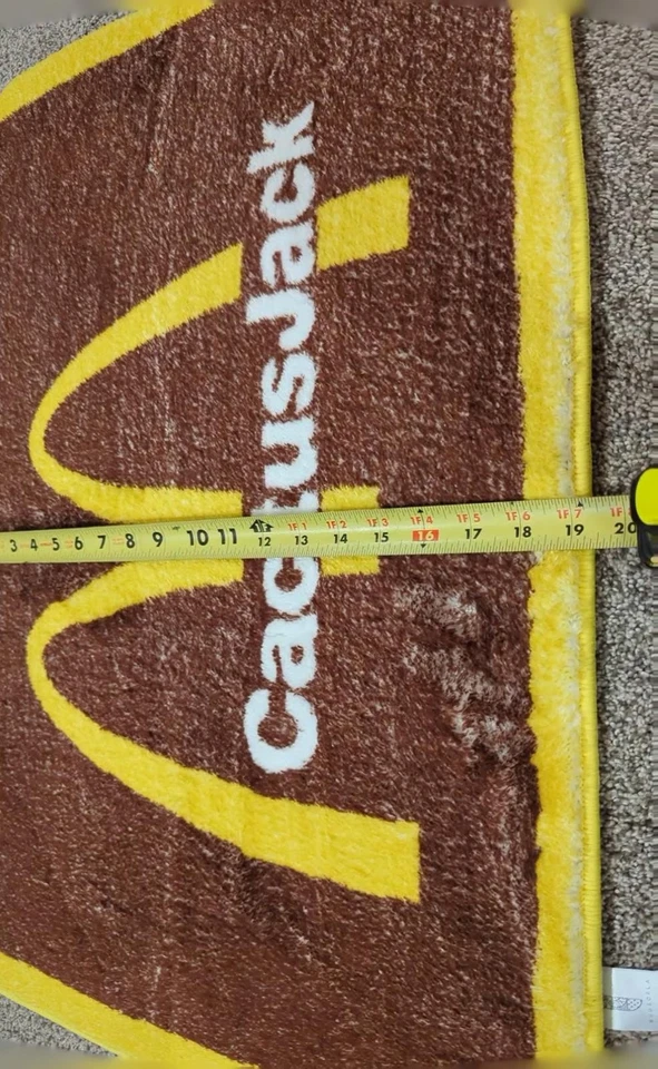 全新 Travis Scott x McDonald's Cactus Jack Arches 地毯 CJ 收藏塔夫特 — 第 2/4 张图片