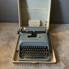 Vintage Olivetti Underwood Studio 44 Manual Typewriter With Case Barcelona Spain thumbnail