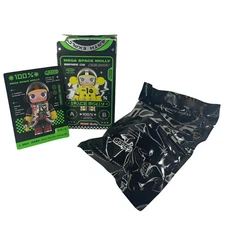 POP MART x Kennyswork Mega Space Molly 100% Series 2 Jean-Michel Basquiat Figure
