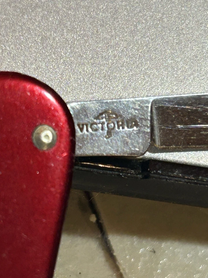 РЕДКИЙ ВИНТАЖНЫЙ КРАСНЫЙ НОЖ VICTORINOX DUCHESS DOGBONE - Изображение 3 из 4