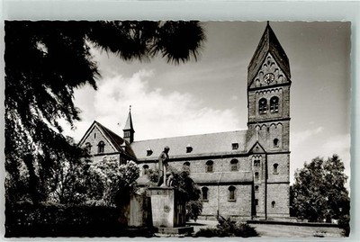 39671561 - 6790 Ramstein-Miesenbach Kath. Kirche St. Nikolaus und Kriegerdenkmal
