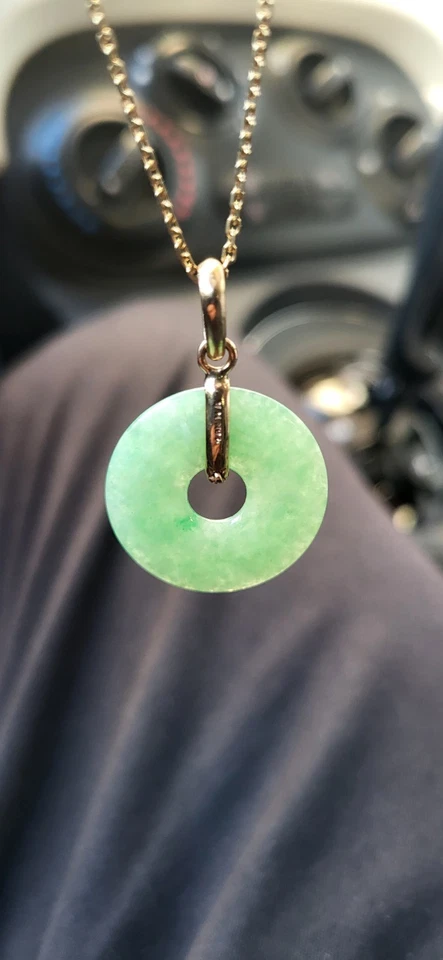Pendentif Pi en Jade avec Bélière en Or 18 Carats – 750 - Photo 2/4