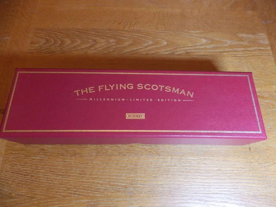 HORNBY R2146 LNER A3 CLASS 4-6-2 LOCO No 103 FLYING SCOTSMAN,  18ct GOLD PLATED - image 2 of 4