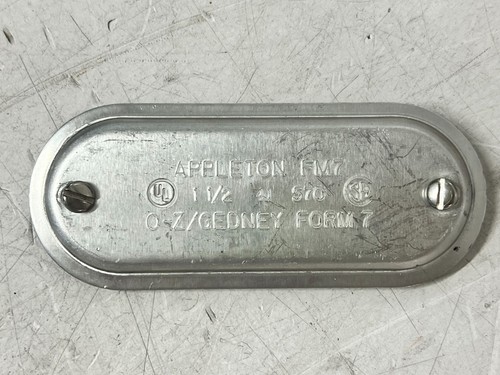 QTY 100 Emerson App 1.5" Stamped Aluminum Form 7 Conduit Outlet Body Cover 570SA - Picture 3 of 7