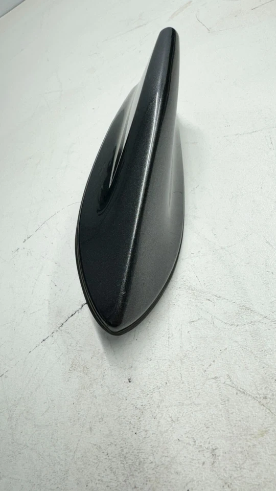 2017 TOYOTA PRIUS Prime НАРУЖНАЯ УСТАНОВЛЕННАЯ НА КРЫШЕ АНТЕННА С АКУЛЬИМИ ПЛАВНИКАМИ МАГНИТНАЯ ОТ ОРИГИНАЛЬНОГО ПРОИЗВОДИТЕЛЯ - Изображение 4 из 4