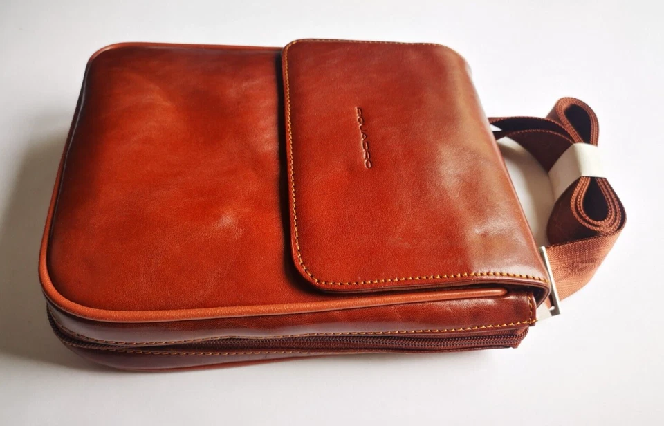 Bolso Bandolera Piquadro Cuero Hombre Marrón Grande Hombro Correa Ajustable Italia Foto 2 de 4