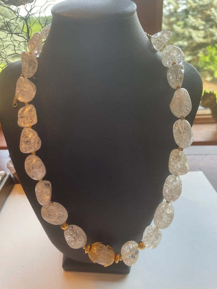 Collar de roca de cristal agrietado blanco + dorado de colección en cadena dorada de 23". Caja regalo Foto 2 de 4