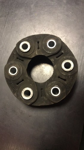 BMW E90 320D 11 135KW RHD / PROPSHAFT DIFF MOUNT DISC JOINT / 7546425