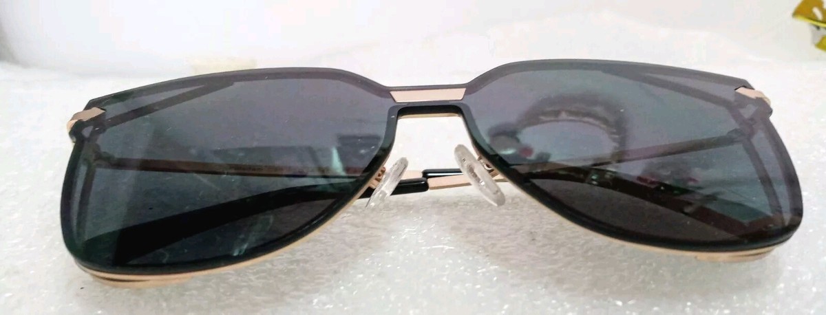 Privé Revaux Women\'s Gold Frame Sunglasses with Black Lenses DaveO Prive Revaux The Madam Gold-Black Square Sunglasses 60-14  main image 3