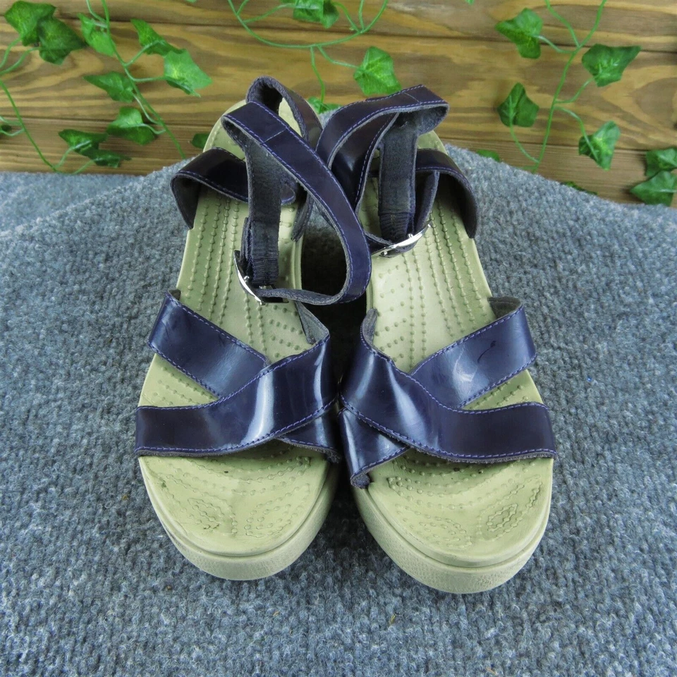 Crocs женщин с ремешками фиолетовый лакированная кожа размер 6 М б/у 2025 - Изображение 2 из 4