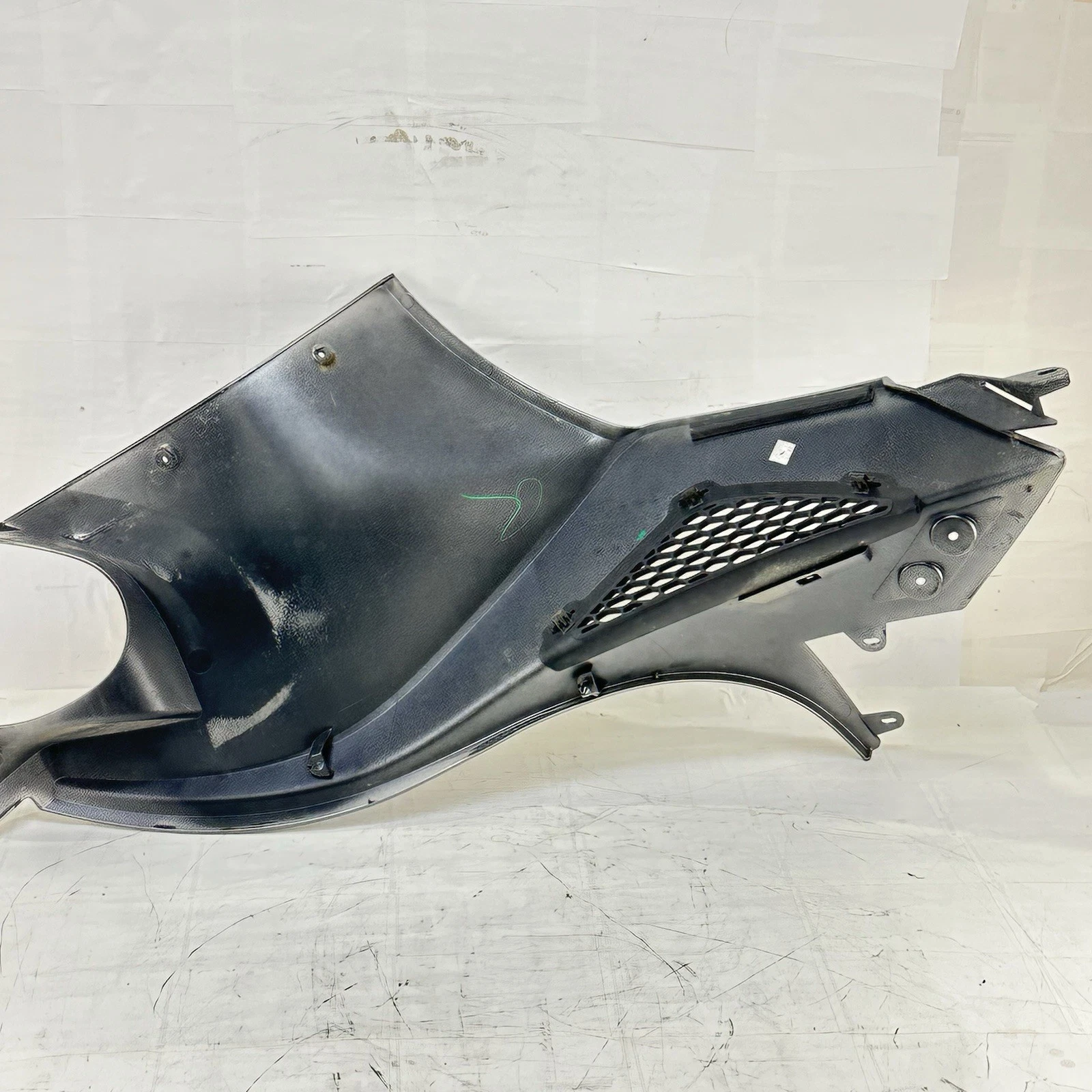 2012 CAN-AM SPYDER RT-S SE5 RIGHT SIDE FAIRING COWL PANEL BODY PLASTIC SILVER