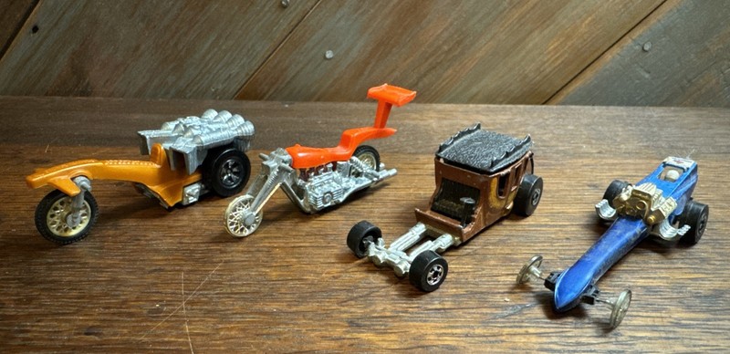 (4) Hot Wheels RRRumblers Motorcycle - Roamin' Candle, High Tailer, Stagefright