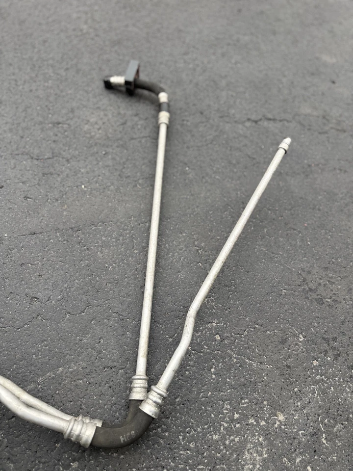 BMW F02 750Li 2009-2015 4,4 L N63 delantero izquierdo motor enfriador de aceite radiador fabricante de equipos originales Foto 2 de 4