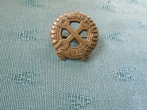 ORIGINAL WW2 MTTC WOMENS MECHANISED TRANSPORT TRAINING CORPS MTTC METAL BADGE