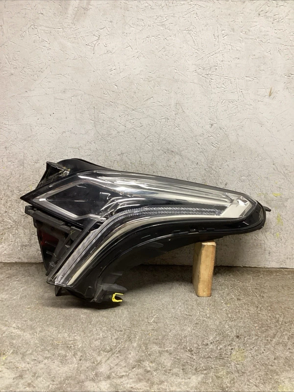 2018-2020 CADILLAC XT5 LEFT LH DRIVER SIDE HEADLIGHT OEM