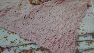 Strickanleitung für Babydecke mit Spitze in D.K.-Größe ca. 31 cm²