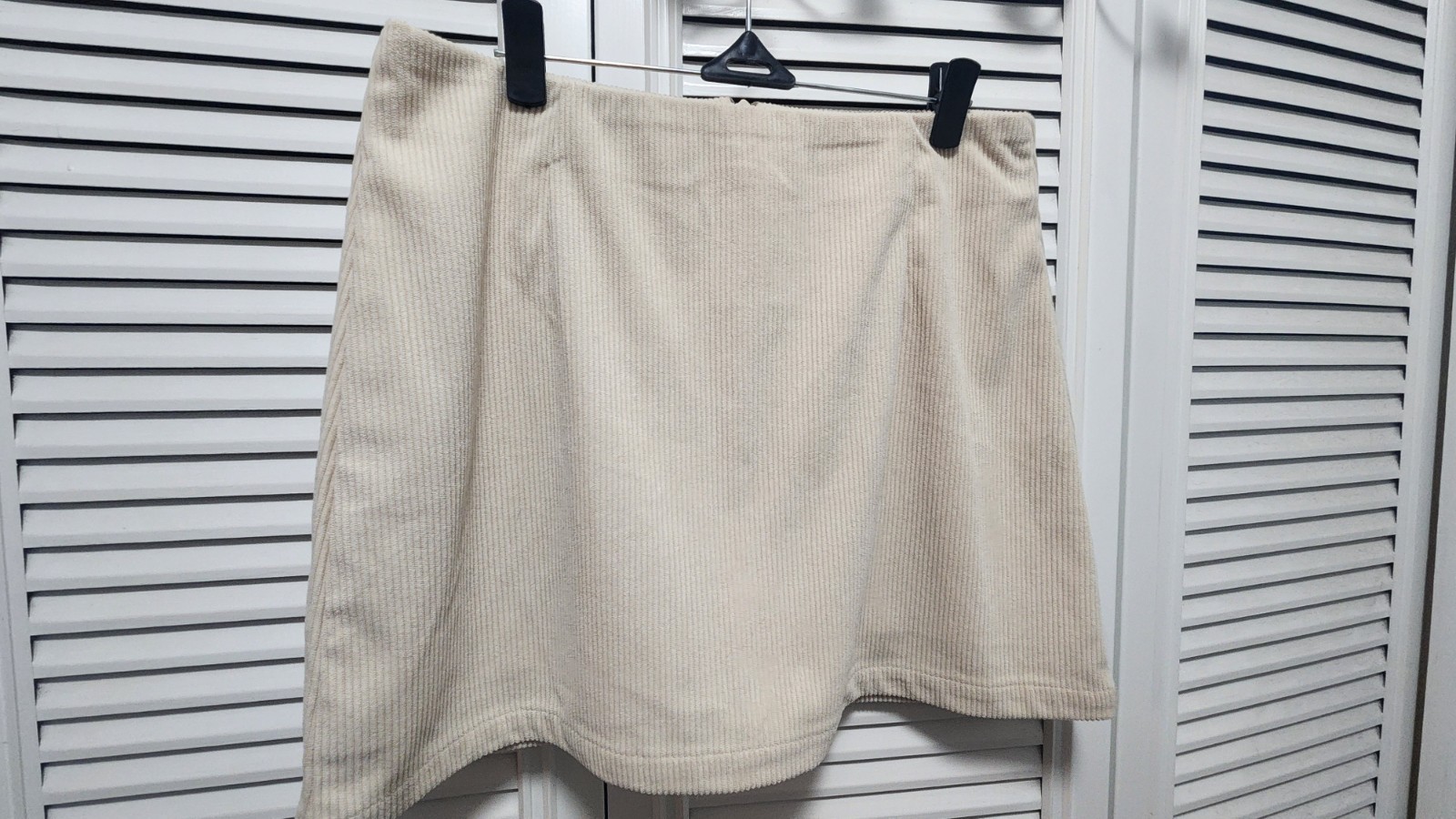 Halara Corduroy Mini Skirt Women's A-Line Lined Casual Fashion Size M White Swa