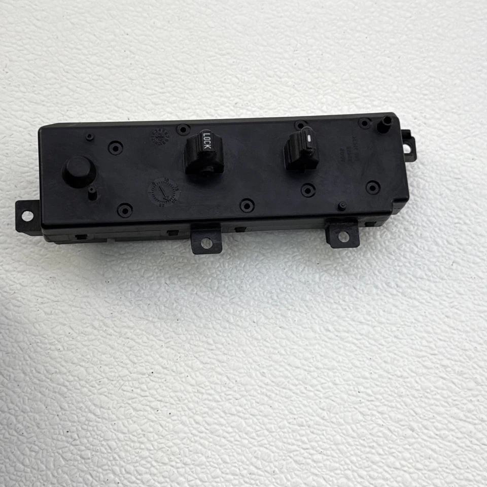 Jeep Grand Cherokee WJ 1999-2004 OEM Interruptor de bloqueo de ventana eléctrica lateral del pasajero OEM Foto 3 de 4