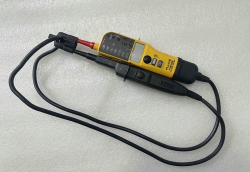 1 pcs only Fluke T150 VDE OR FLUKE T150 /Function intact, appearance defective/
