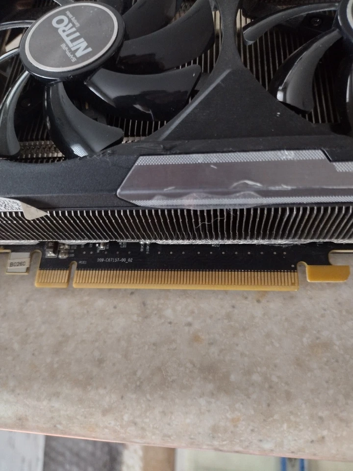 Parts or Repair - Sapphire NITRO R9 390 8GB GDDR5 TRI-X OC Graphics Card - Image 2 of 4