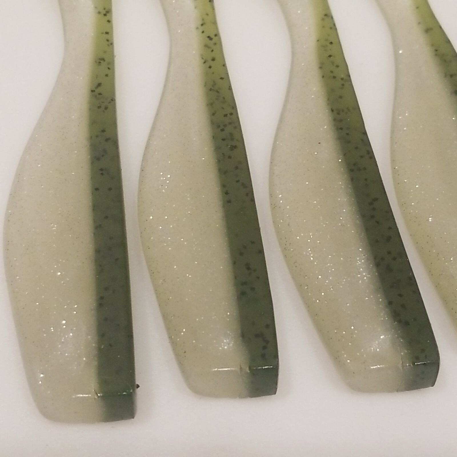 KUSTOM KRAFT PREMIUM STRIPER GLO 5" HAND POURED SUPER SOFT SWIMBAITS 30 PK - Image 3