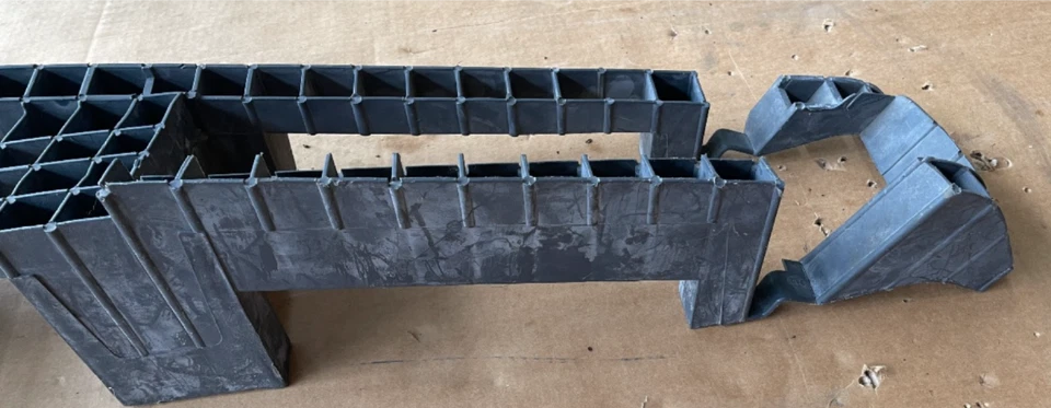 Chevrolet Corvette C4 1984-1990 parachoques parte de amortiguador de choque # 16500755 Foto 4 de 4