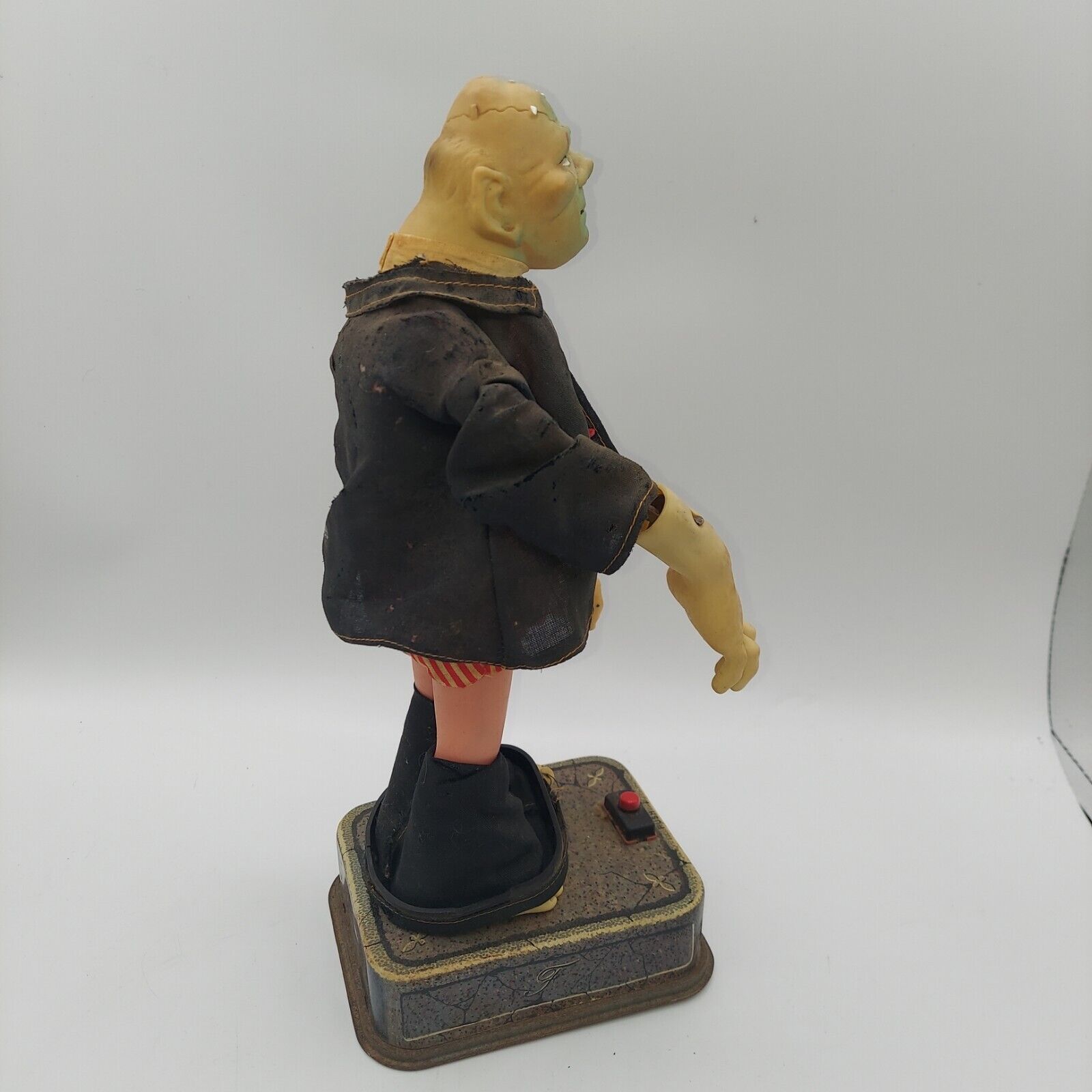 Vintage 60s BLUSHING FRANKENSTEIN TIN TOY BATTERY OPERATED JAPAN 