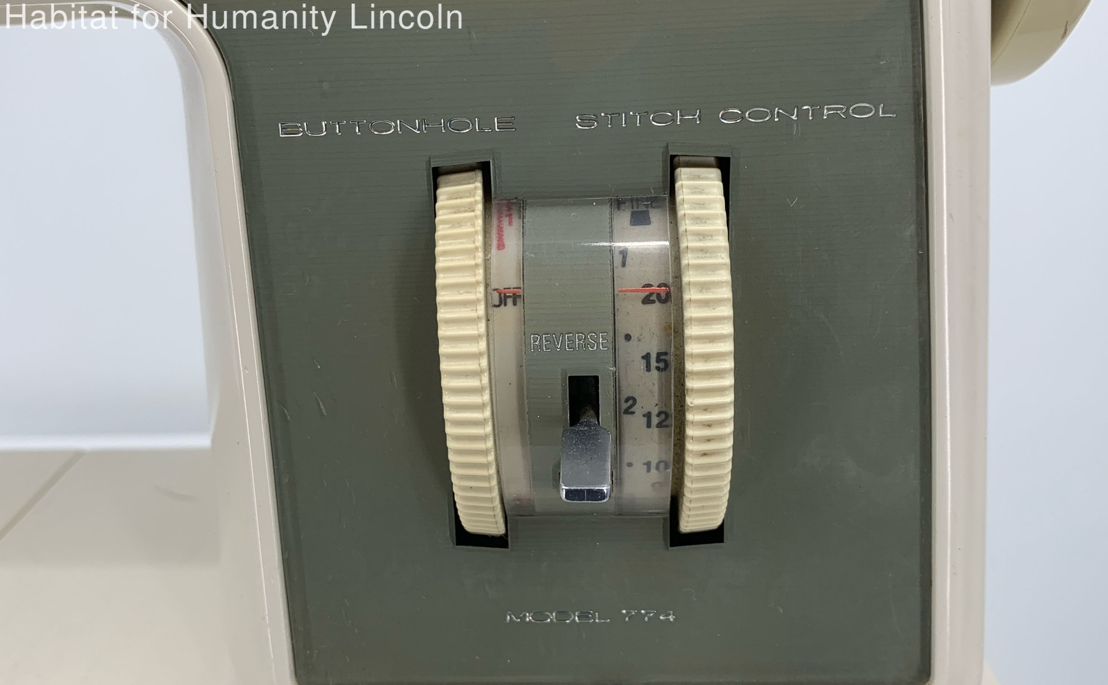 Vintage Singer Stylist Zig Zag Model 774 Sewing Machine With Rolling