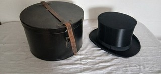 Top hat hat chapeau claque in original hat box with leather strap antique size 56