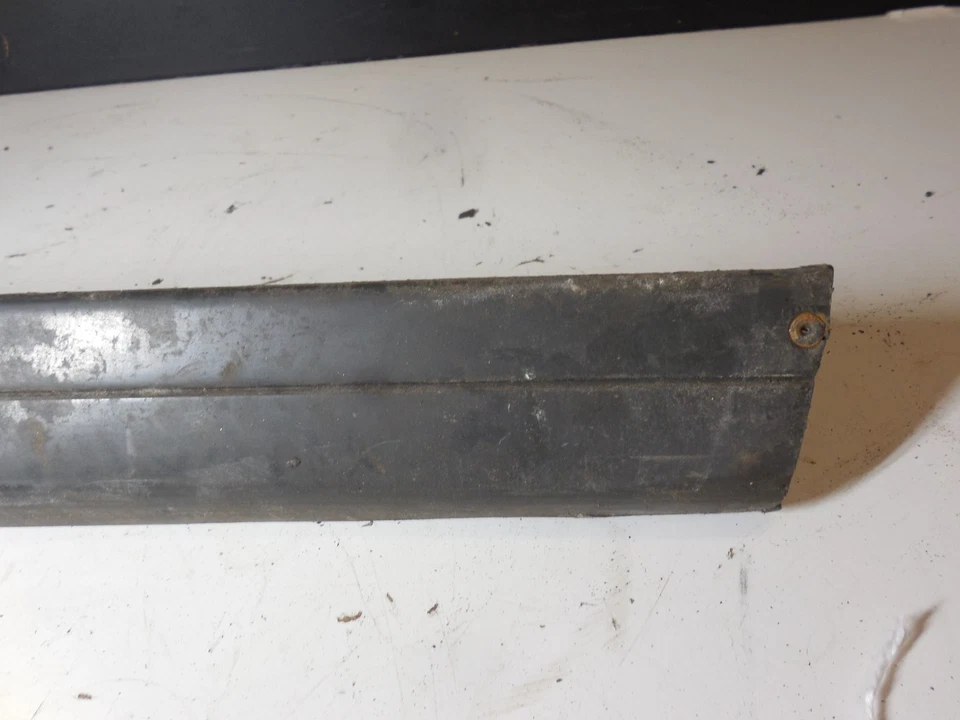 Moldura puerta trasera derecha 84-93 mercedes-benz w201 190d 190e 2016901862 Foto 3 de 4